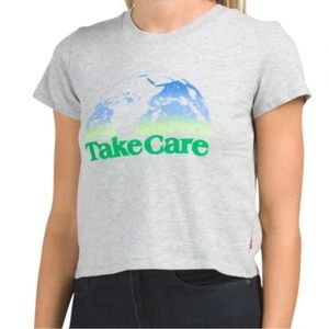 Levi’s Earth day graphic crop tshirt